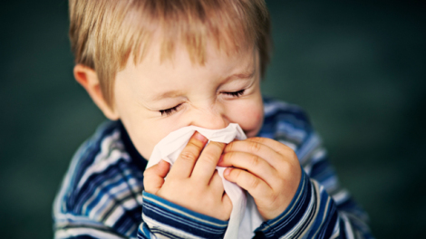 Banho frio faz mal para a gripe? Descubra a verdade por trás desse e outros  mitos