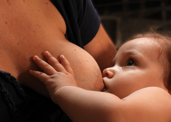 Novela x Vida real: Amamentação cruzada pode?